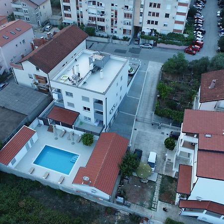 Apartment Zara - Luxury Apartment With Private Pool Zadar Exterior foto