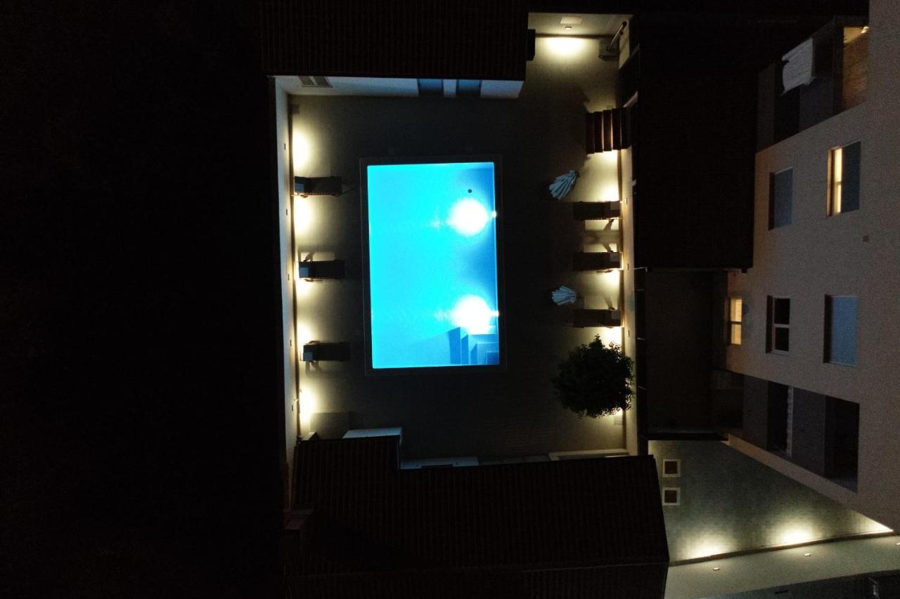 Apartment Zara - Luxury Apartment With Private Pool Zadar Exterior foto