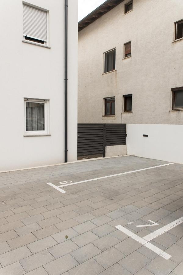 Apartment Zara - Luxury Apartment With Private Pool Zadar Exterior foto