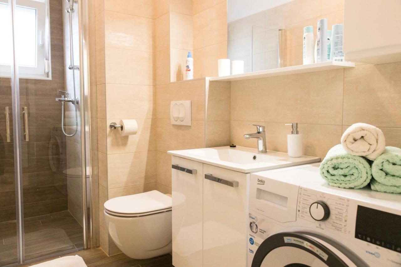Apartment Zara - Luxury Apartment With Private Pool Zadar Exterior foto