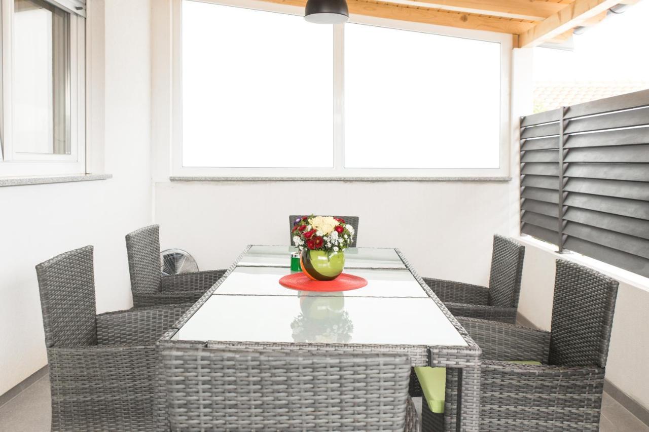 Apartment Zara - Luxury Apartment With Private Pool Zadar Exterior foto