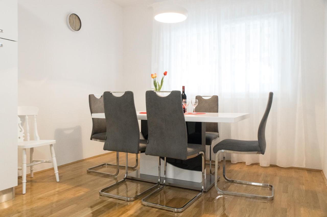 Apartment Zara - Luxury Apartment With Private Pool Zadar Exterior foto