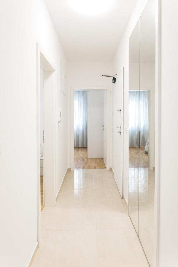 Apartment Zara - Luxury Apartment With Private Pool Zadar Exterior foto